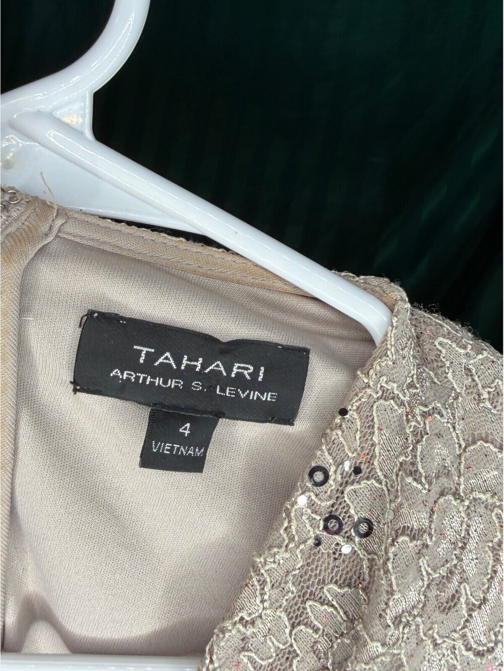 Tahari Arthur S. Levine Beige Sequin Lace Evening Gown Womens Size 4 V-Neck - Picture 2 of 7